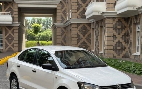 Volkswagen Polo VI (EU Market), 2013 год, 320 000 рублей, 1 фотография