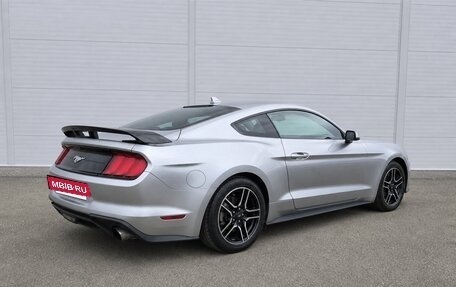 Ford Mustang VI рестайлинг, 2021 год, 3 600 000 рублей, 8 фотография