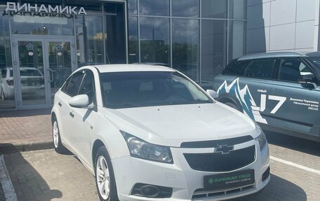 Chevrolet Cruze II, 2011 год, 592 000 рублей, 3 фотография