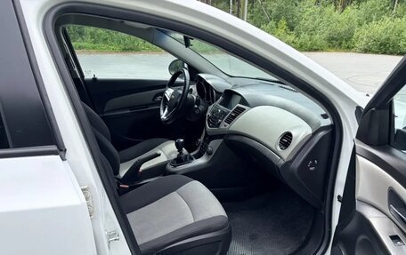 Chevrolet Cruze II, 2011 год, 750 000 рублей, 16 фотография