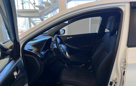 Hyundai Solaris II рестайлинг, 2015 год, 675 000 рублей, 11 фотография