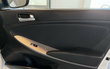 Hyundai Solaris II рестайлинг, 2015 год, 675 000 рублей, 23 фотография