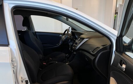 Hyundai Solaris II рестайлинг, 2015 год, 675 000 рублей, 24 фотография
