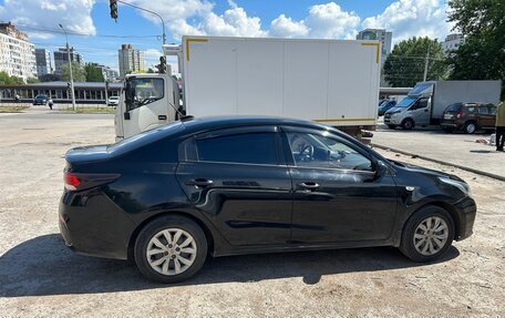KIA Rio IV, 2019 год, 930 000 рублей, 2 фотография