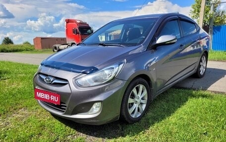 Hyundai Solaris II рестайлинг, 2011 год, 800 000 рублей, 5 фотография