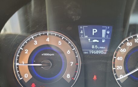 Hyundai Solaris II рестайлинг, 2011 год, 800 000 рублей, 10 фотография