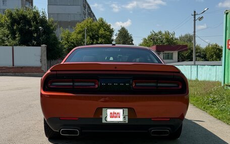 Dodge Challenger III рестайлинг 2, 2021 год, 6 500 000 рублей, 5 фотография