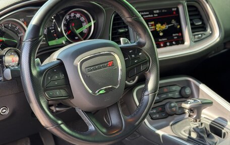 Dodge Challenger III рестайлинг 2, 2021 год, 6 500 000 рублей, 14 фотография