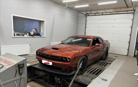 Dodge Challenger III рестайлинг 2, 2021 год, 6 500 000 рублей, 19 фотография
