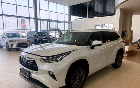Toyota Highlander, 2025 год, 5 700 000 рублей, 2 фотография
