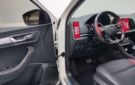 Skoda Karoq I, 2022 год, 1 820 000 рублей, 8 фотография