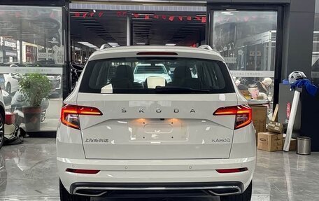 Skoda Karoq I, 2022 год, 1 740 000 рублей, 5 фотография