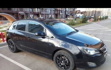 Opel Astra J, 2011 год, 750 000 рублей, 1 фотография