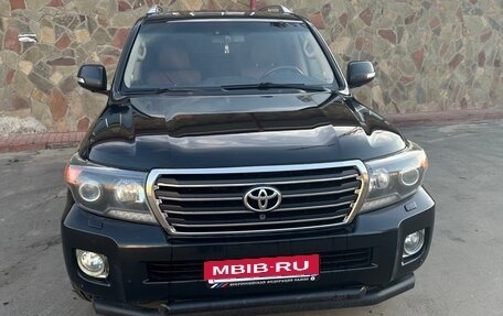 Toyota Land Cruiser 200, 2014 год, 3 100 000 рублей, 1 фотография