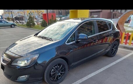 Opel Astra J, 2011 год, 750 000 рублей, 3 фотография
