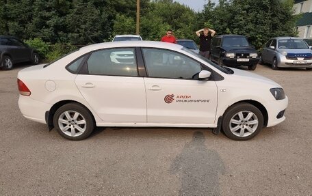 Volkswagen Polo VI (EU Market), 2013 год, 600 000 рублей, 2 фотография