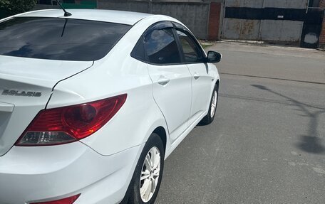 Hyundai Solaris II рестайлинг, 2013 год, 700 000 рублей, 4 фотография