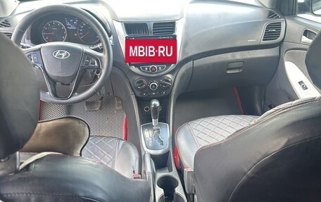Hyundai Solaris II рестайлинг, 2013 год, 700 000 рублей, 11 фотография