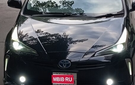 Toyota Prius IV XW50, 2019 год, 2 000 000 рублей, 1 фотография