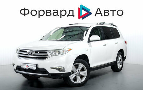Toyota Highlander III, 2013 год, 1 990 000 рублей, 3 фотография