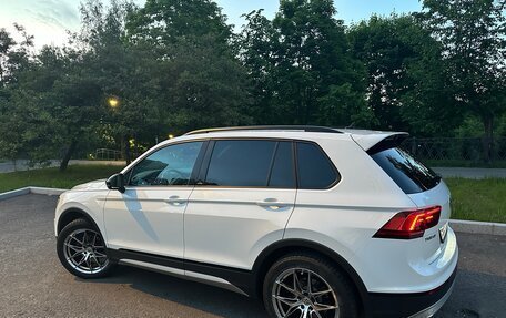 Volkswagen Tiguan II, 2020 год, 2 840 000 рублей, 6 фотография