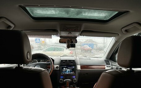 Volkswagen Touareg III, 2005 год, 865 000 рублей, 10 фотография