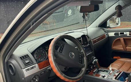 Volkswagen Touareg III, 2005 год, 865 000 рублей, 9 фотография