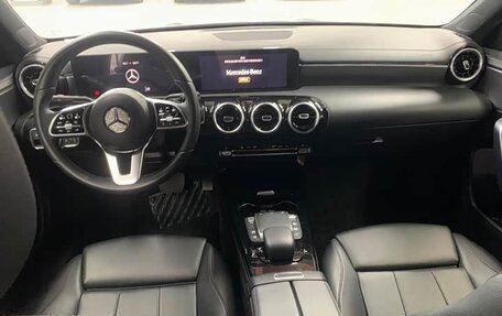 Mercedes-Benz A-Класс, 2022 год, 1 670 000 рублей, 5 фотография