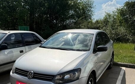Volkswagen Polo VI (EU Market), 2013 год, 700 000 рублей, 1 фотография