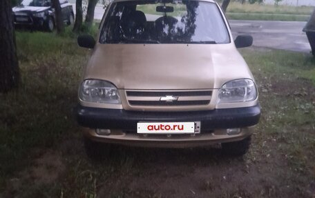 Chevrolet Niva I рестайлинг, 2005 год, 210 000 рублей, 1 фотография