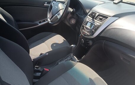 Hyundai Solaris II рестайлинг, 2012 год, 830 000 рублей, 6 фотография