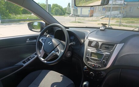 Hyundai Solaris II рестайлинг, 2012 год, 830 000 рублей, 7 фотография