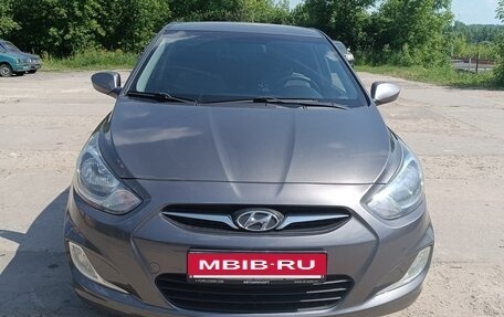 Hyundai Solaris II рестайлинг, 2012 год, 830 000 рублей, 2 фотография