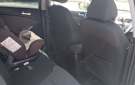 Hyundai Solaris II рестайлинг, 2012 год, 830 000 рублей, 11 фотография