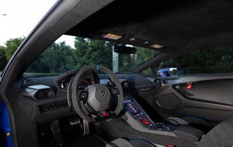 Lamborghini Huracán, 2023 год, 44 500 000 рублей, 8 фотография