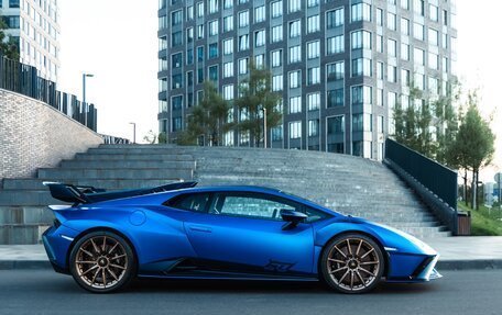 Lamborghini Huracán, 2023 год, 44 500 000 рублей, 4 фотография