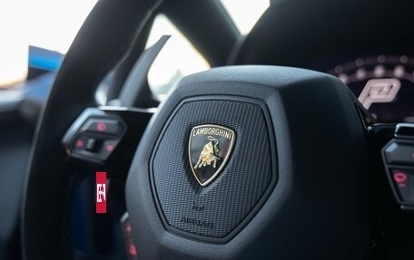 Lamborghini Huracán, 2023 год, 44 500 000 рублей, 12 фотография