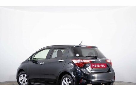 Toyota Vitz, 2017 год, 999 000 рублей, 6 фотография