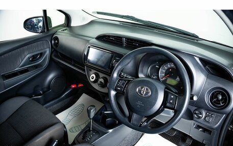Toyota Vitz, 2017 год, 999 000 рублей, 7 фотография