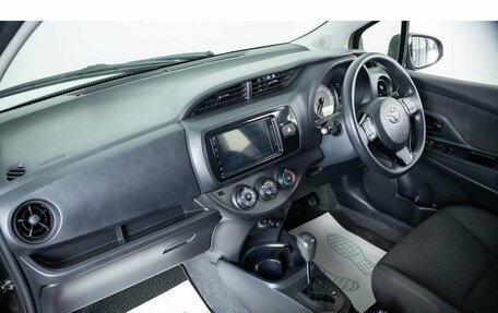 Toyota Vitz, 2017 год, 999 000 рублей, 10 фотография