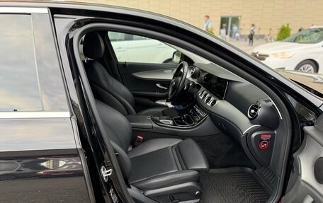 Mercedes-Benz E-Класс, 2021 год, 2 750 000 рублей, 14 фотография