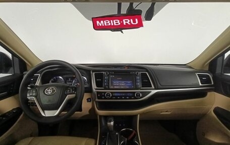 Toyota Highlander III, 2014 год, 2 590 000 рублей, 10 фотография
