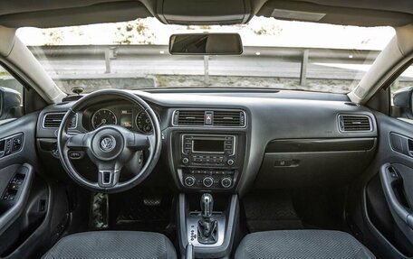 Volkswagen Jetta VI, 2014 год, 990 000 рублей, 14 фотография