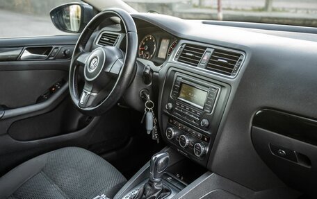 Volkswagen Jetta VI, 2014 год, 990 000 рублей, 26 фотография