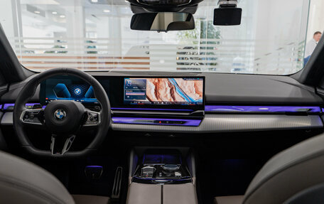 BMW 5 серия, 2024 год, 8 100 000 рублей, 13 фотография
