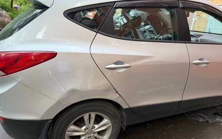 Hyundai ix35 I рестайлинг, 2011 год, 1 000 000 рублей, 4 фотография