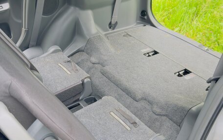 Toyota Sienta I, 2011 год, 790 000 рублей, 11 фотография