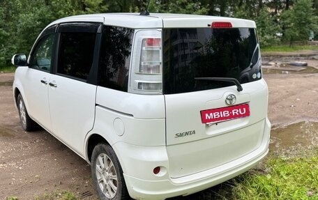 Toyota Sienta I, 2011 год, 790 000 рублей, 5 фотография