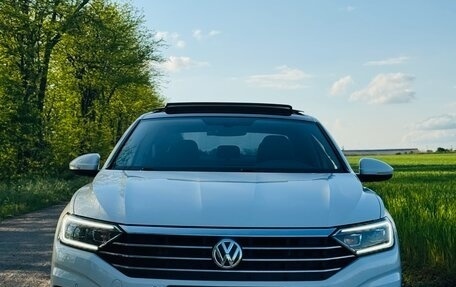 Volkswagen Jetta VII, 2020 год, 2 160 000 рублей, 2 фотография