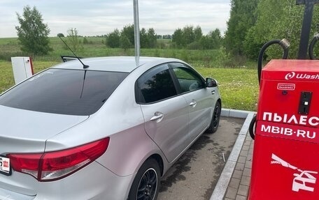 KIA Rio III рестайлинг, 2016 год, 900 000 рублей, 4 фотография